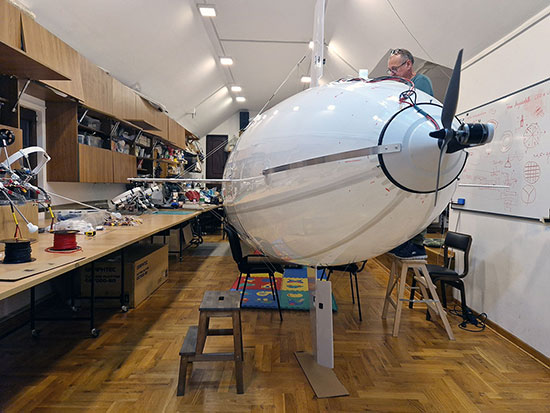 7-m-rc-blimp-before-indoor-flight